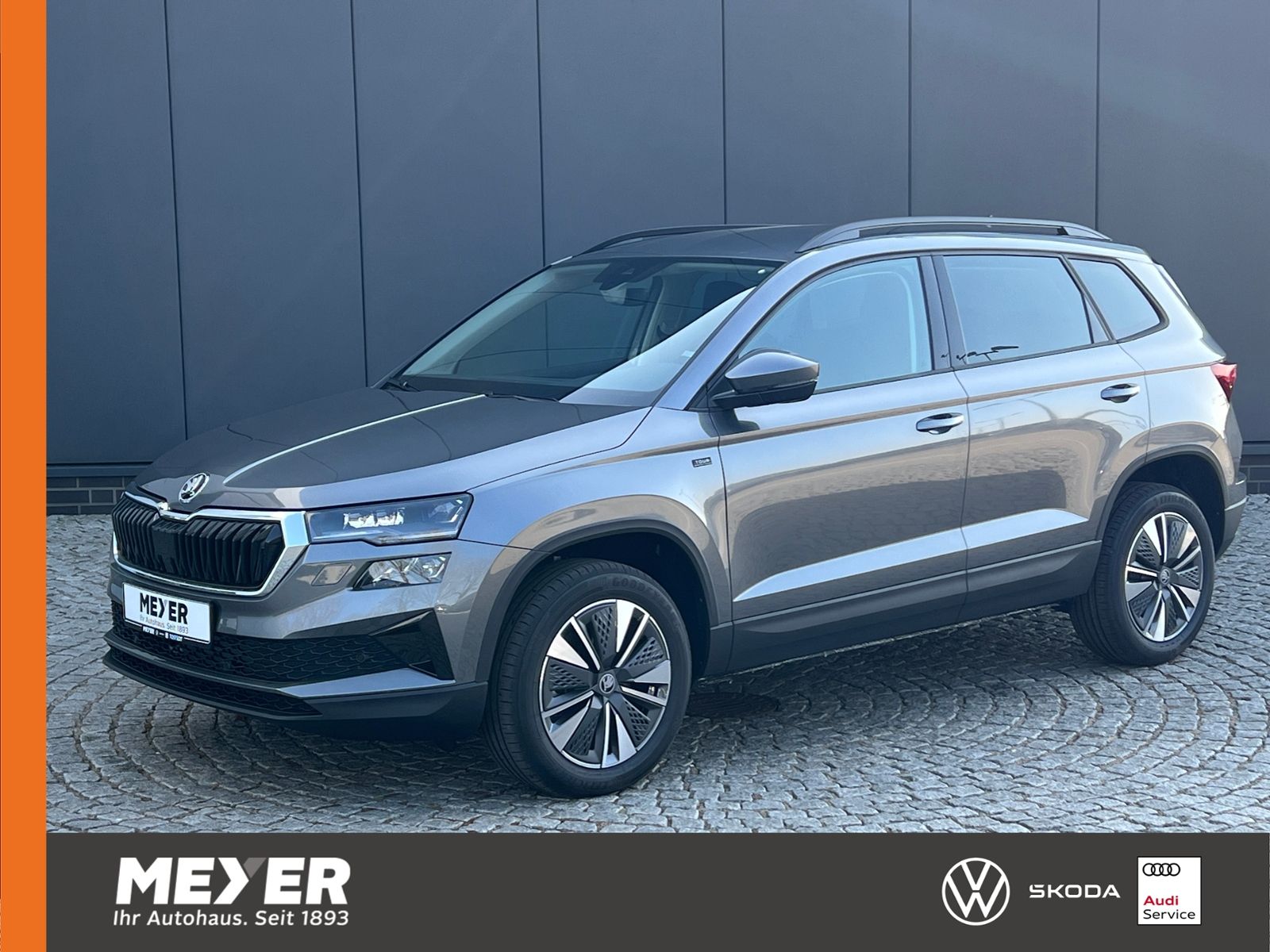 Fahrzeugabbildung SKODA Karoq Tour 1.5 TSI DSG *AHK, 17" LM-Felge, Navi,