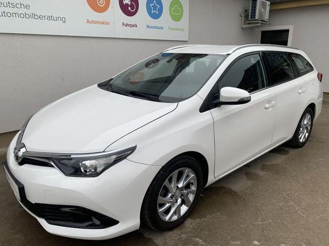 Toyota Auris 1.4 D-4D Touring Sports Comfort