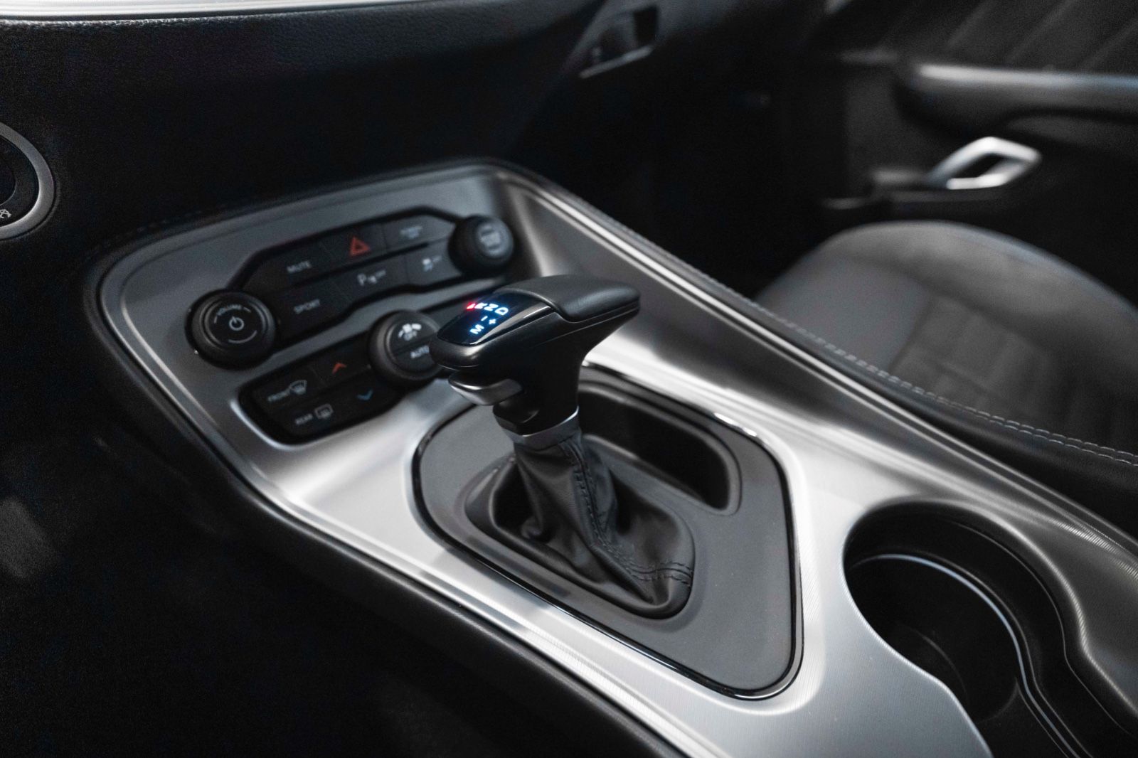 Fahrzeugabbildung Dodge Challenger 3,6L AWD CARPLAY KAM SHZ ALPINE ALC