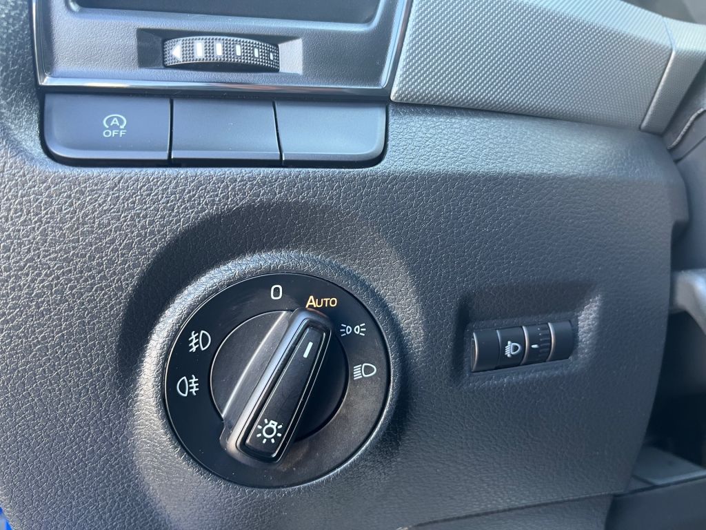 SKODA Fabia Combi 1.0 TSI Active – Bild 17