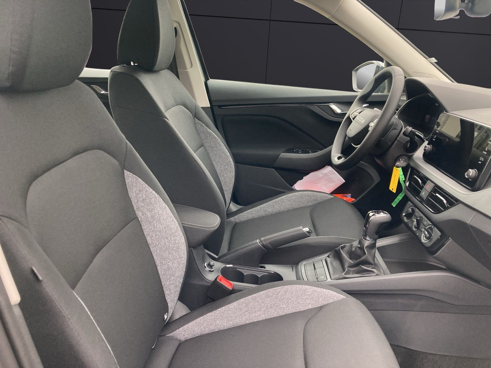 Fahrzeugabbildung SKODA Kamiq 1.0 TSI Essence DSG SHZ LED AHZV