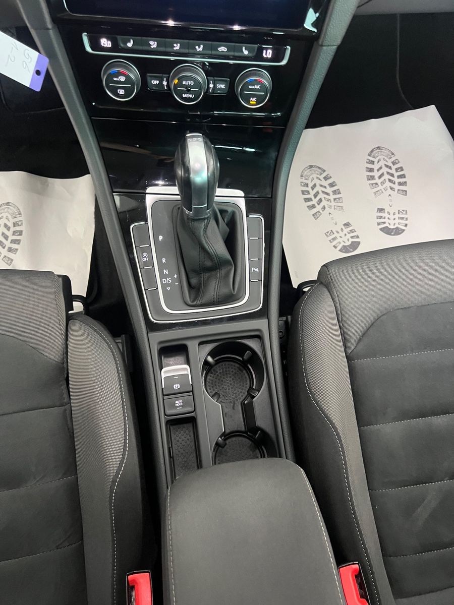 Fahrzeugabbildung Volkswagen Golf VII Variant Highline*Automatik