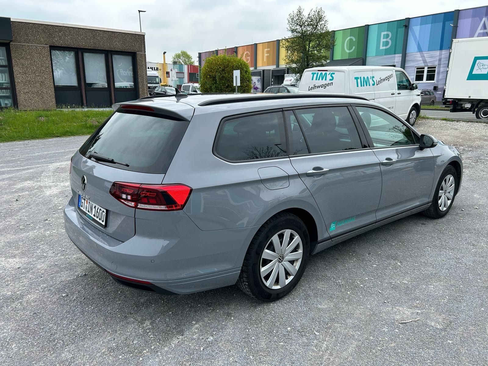 Fahrzeugabbildung Volkswagen Passat Variant 1.5 TSI Buisness  DSG Navi AHK