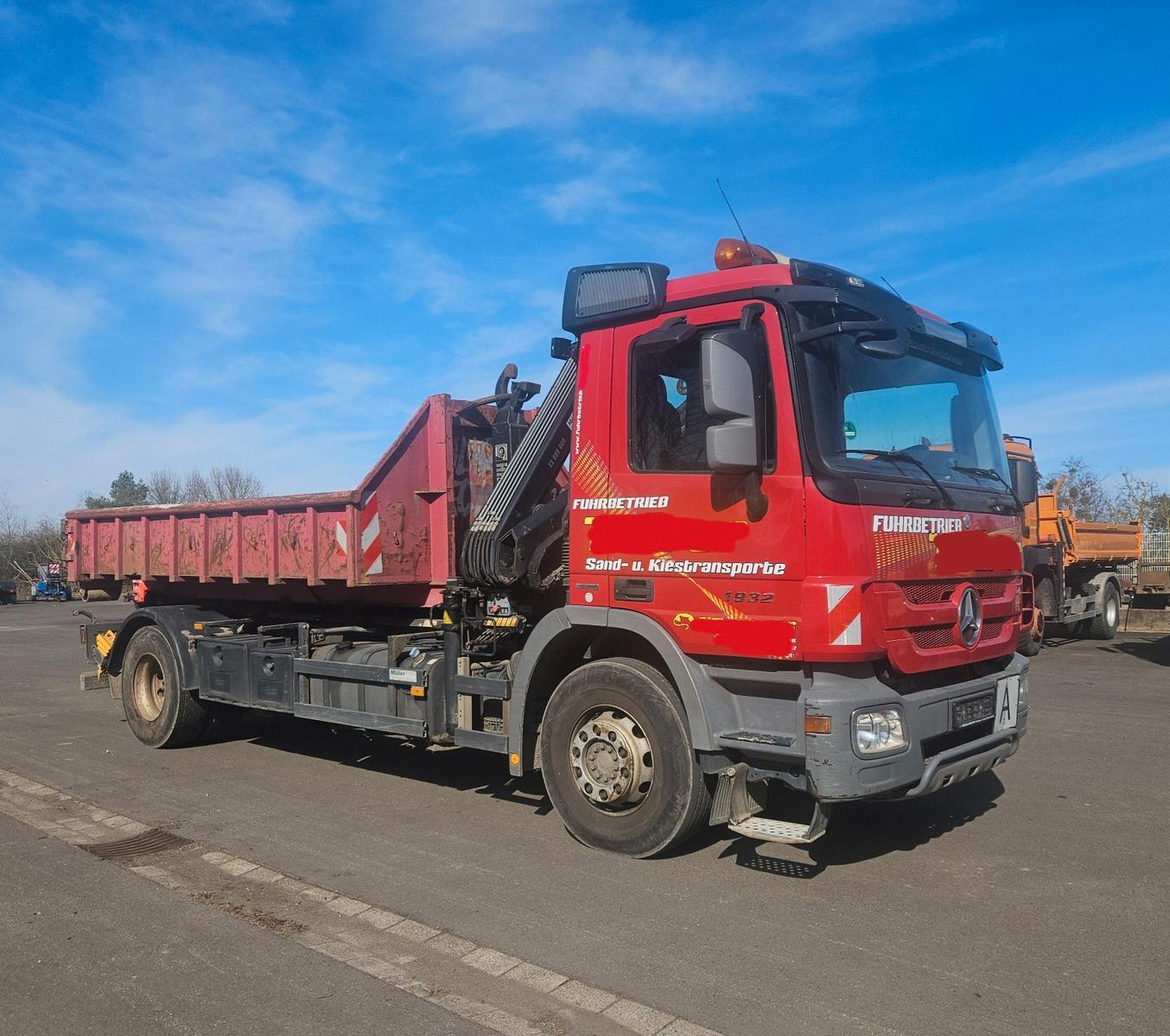 Mercedes-Benz Actros 1932 L MP3 4x2  Hakenabroller mit Kran