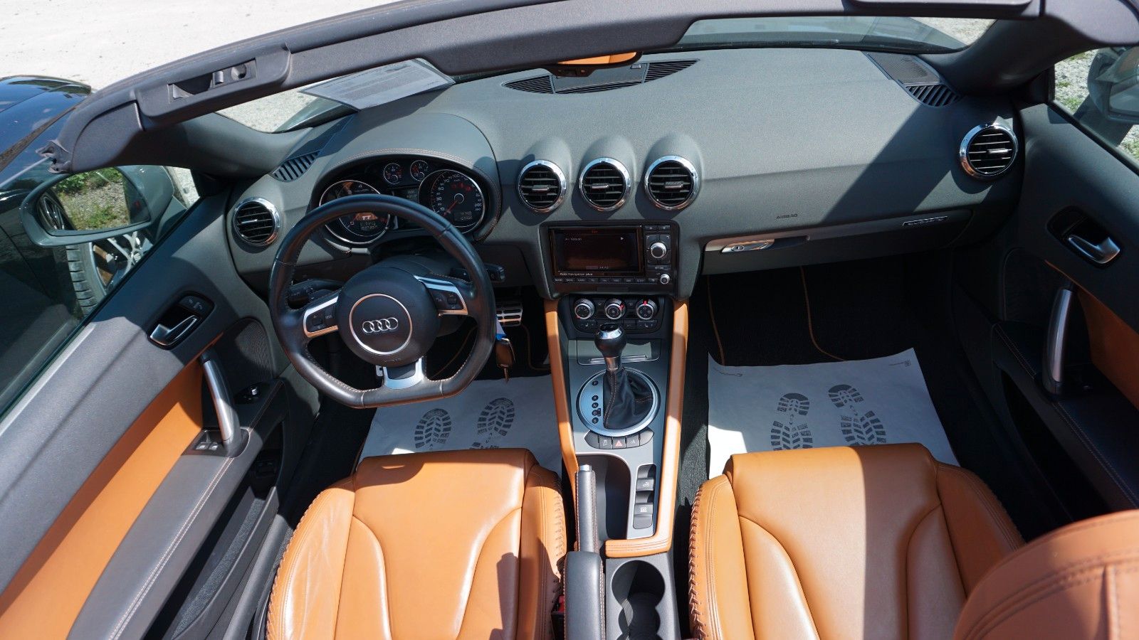 Fahrzeugabbildung Audi TT Roadster 2.0 TFSI quattro,Leder,Navi,Xenon,SH