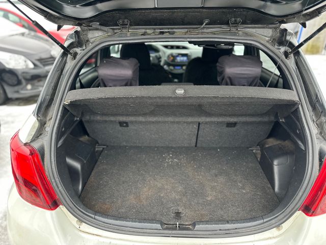 Toyota Yaris Style Hybrid *Unfall*