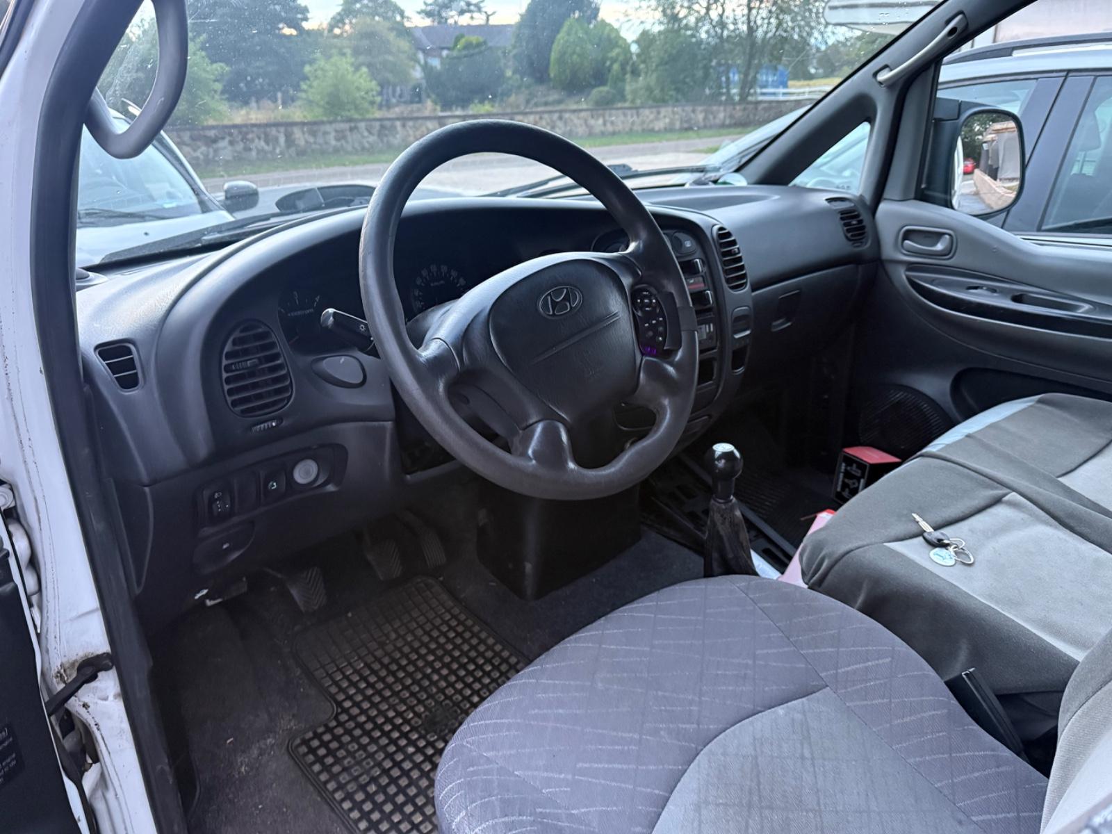 Hyundai H-1