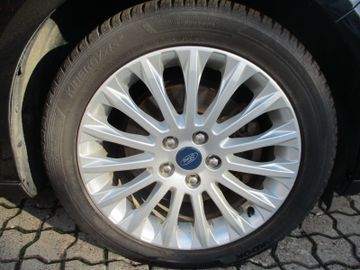 Ford Focus Turnier Titanium Leder + PDC + Winterpaket