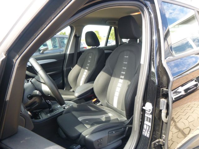 Fahrzeugabbildung BMW X1 xDrive 20 i >AUT/Allrad/NAV/SHZ/PDC<