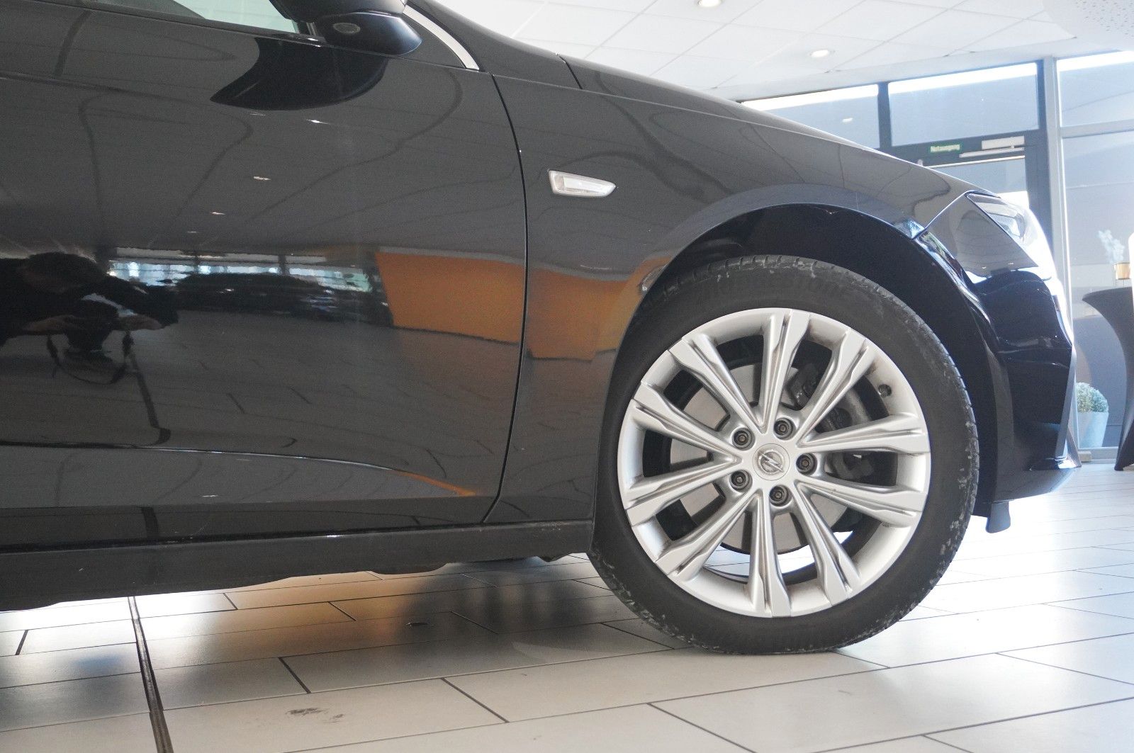 Fahrzeugabbildung Opel Insignia B ST 2.0D ELEGANVE NAVI/LED/KAMERA/OPC