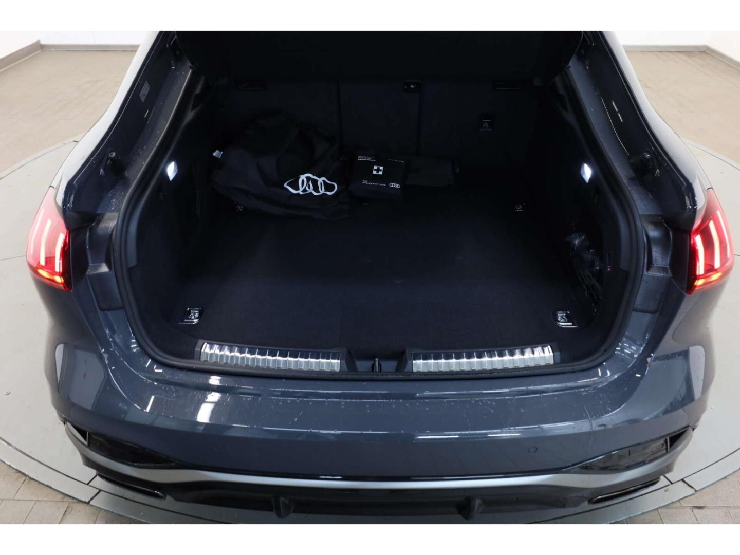 Audi A5 Limousine e-hybrid quattro S line edition one