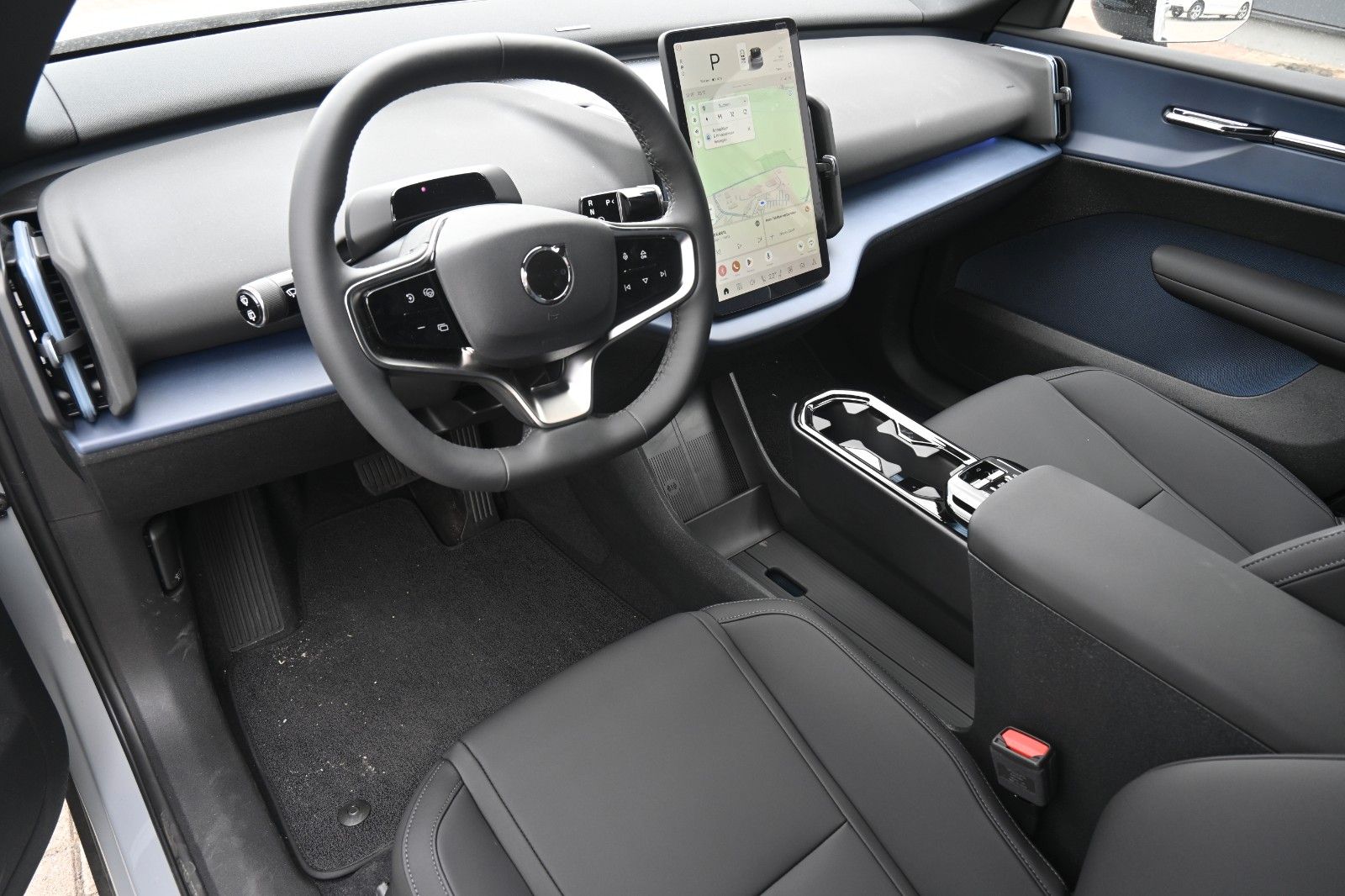 Fahrzeugabbildung Volvo EX30 Single Plus*Winter Paket*Scheibentönung*AHK