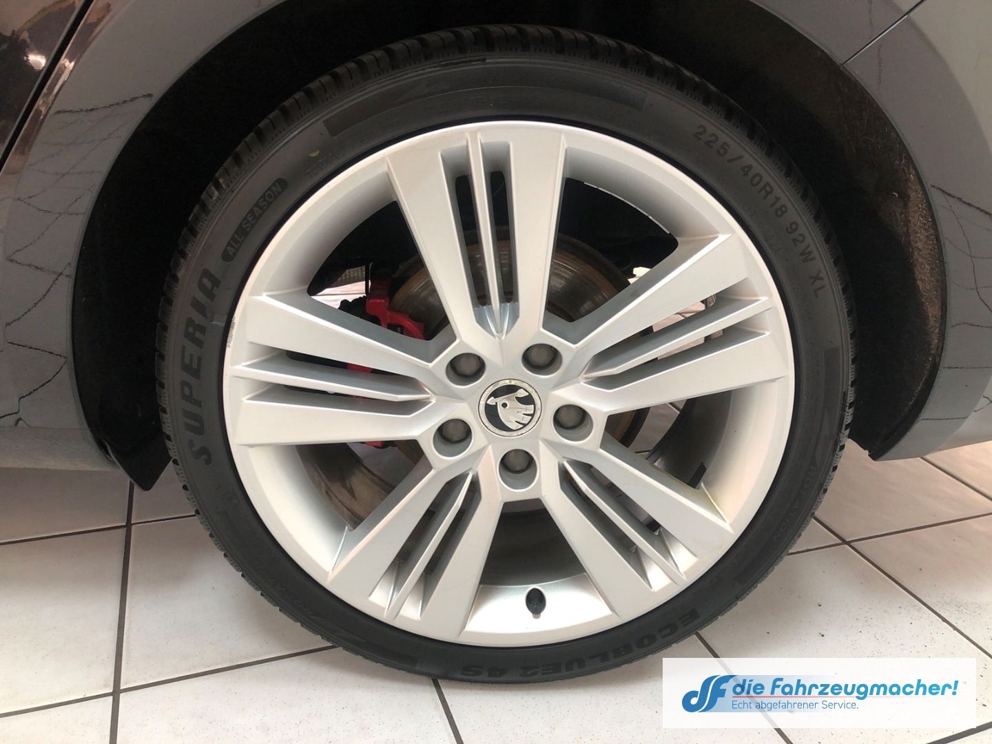 Fahrzeugabbildung SKODA Octavia Combi RS 2.0 TDI DPF Sportpaket Navi Bi-