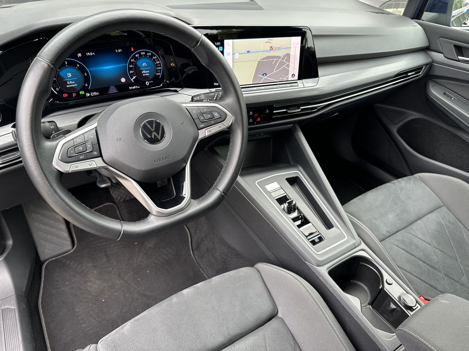 Fahrzeugabbildung Volkswagen Golf Variant 2.0 TDI DSG Style NAV+LED+ACC+VCOCK