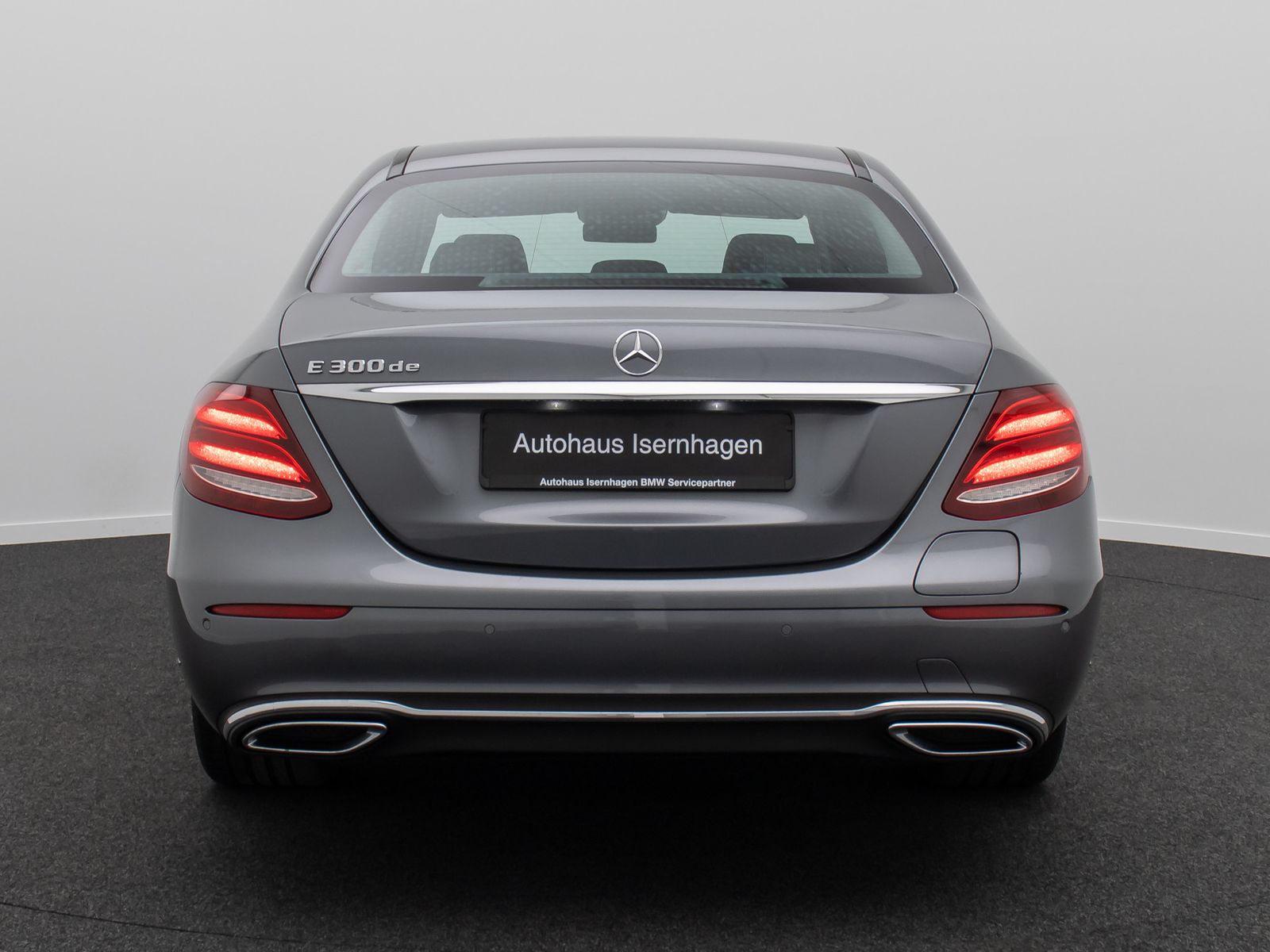 Fahrzeugabbildung Mercedes-Benz E 300 de Widscreen 360&deg; DAB AHK FahrAss HiFi 18"