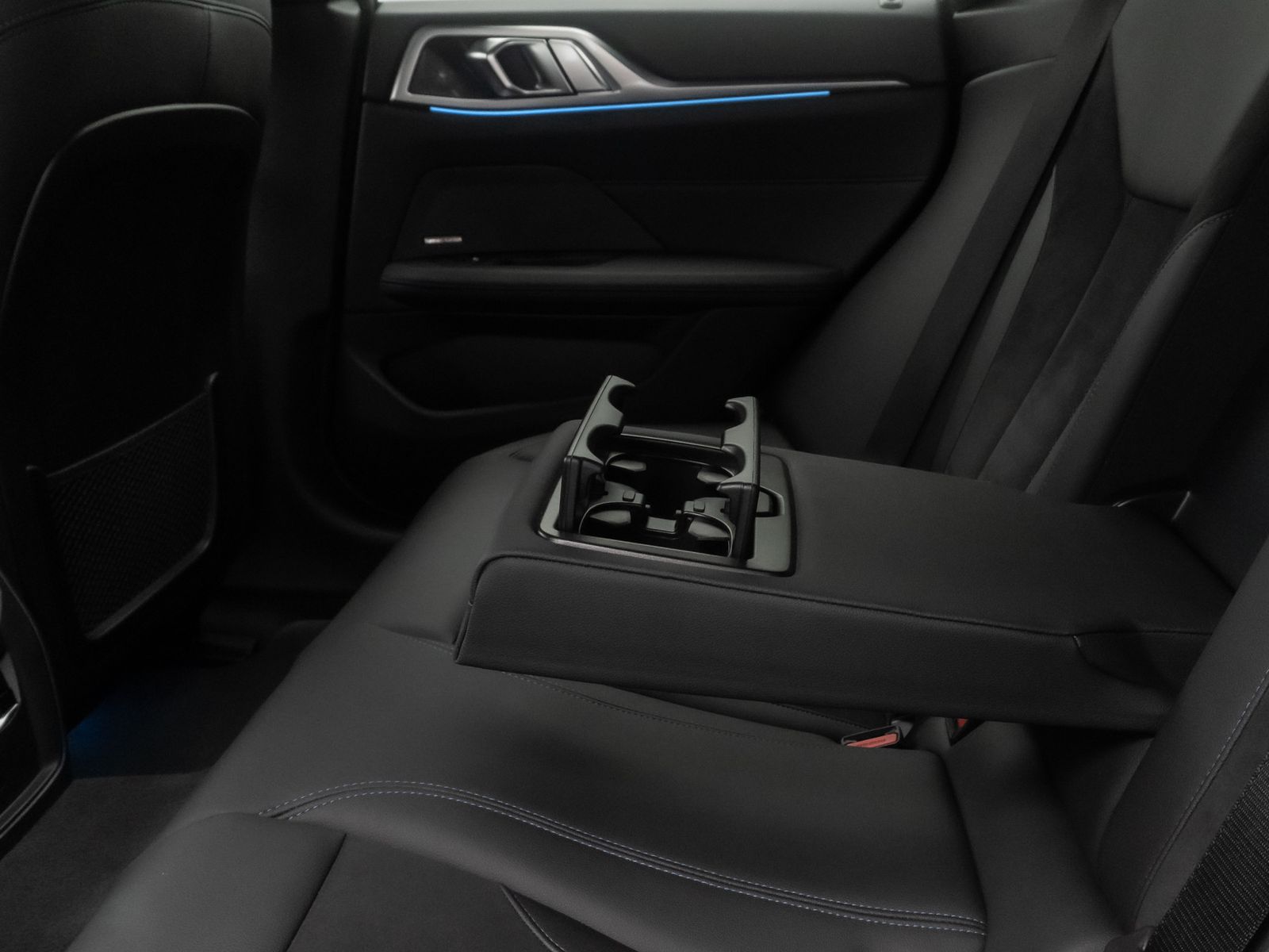 Fahrzeugabbildung BMW i4 eD40 Gran Coupe M Sport Alarm DAB H/K 18Zoll