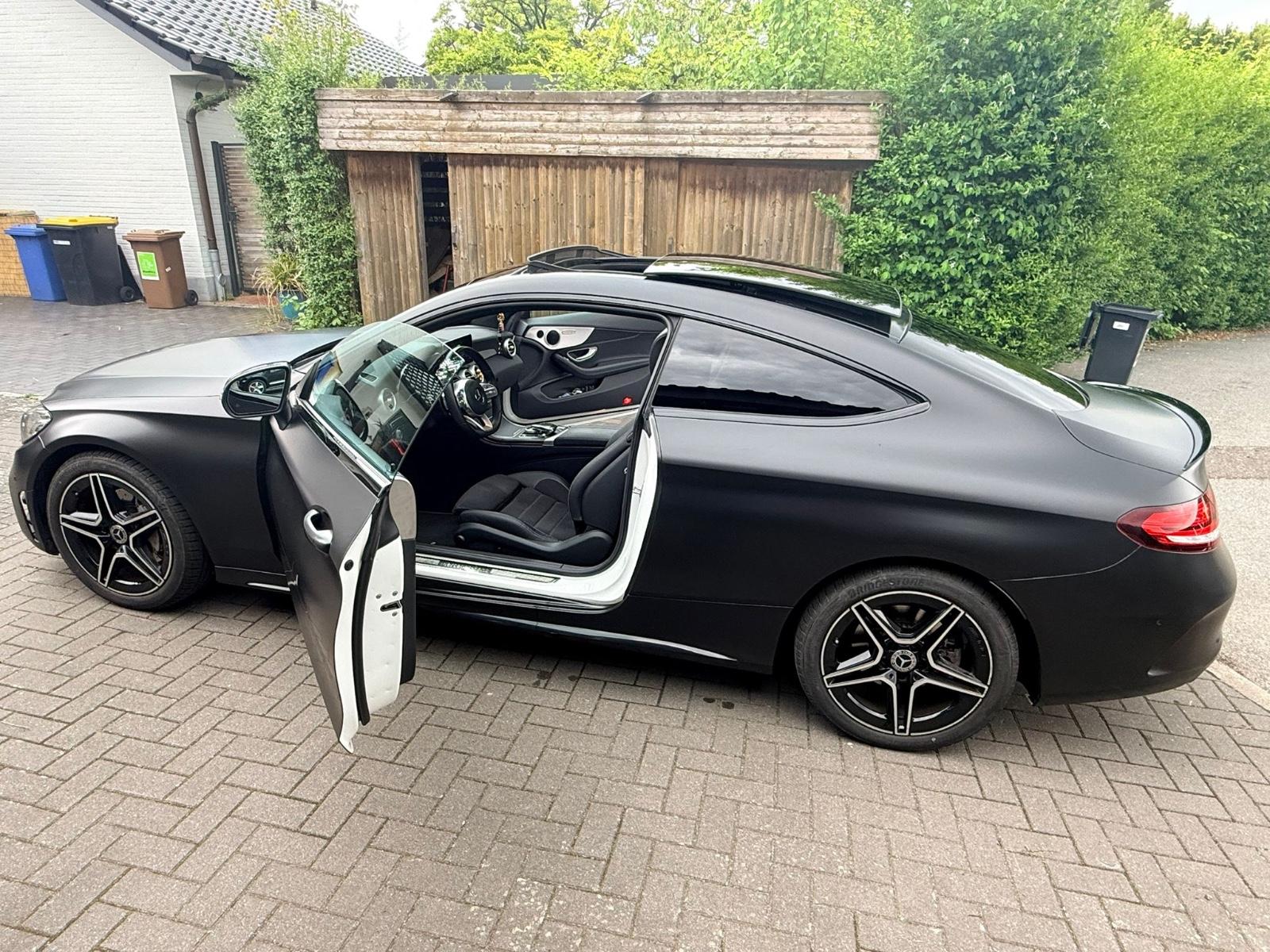 Mercedes-Benz C 200 C Coupe AMG Line schwarz Foliert