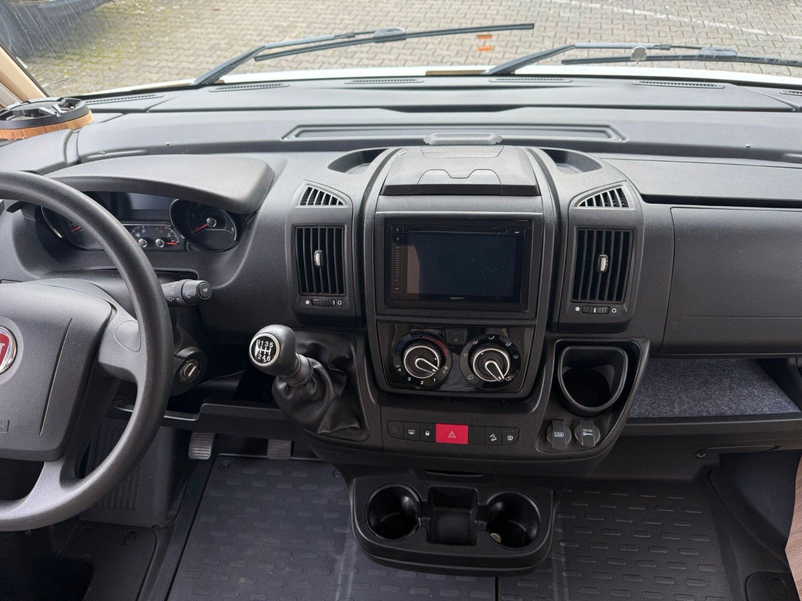 Fahrzeugabbildung Eura Mobil Integra Line 675 SB *Jung gebrauchter*