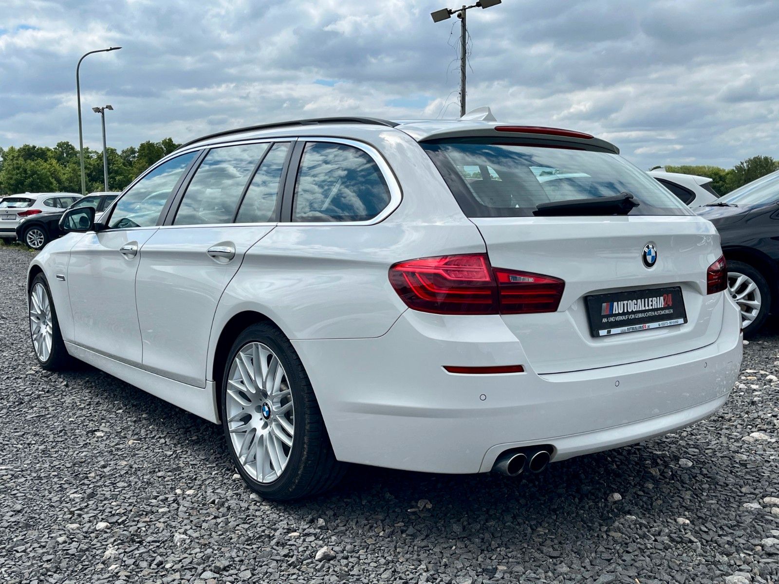 Fahrzeugabbildung BMW 520d Aut. Navi Alarm PDC HiFi Scheckheft SPORTL
