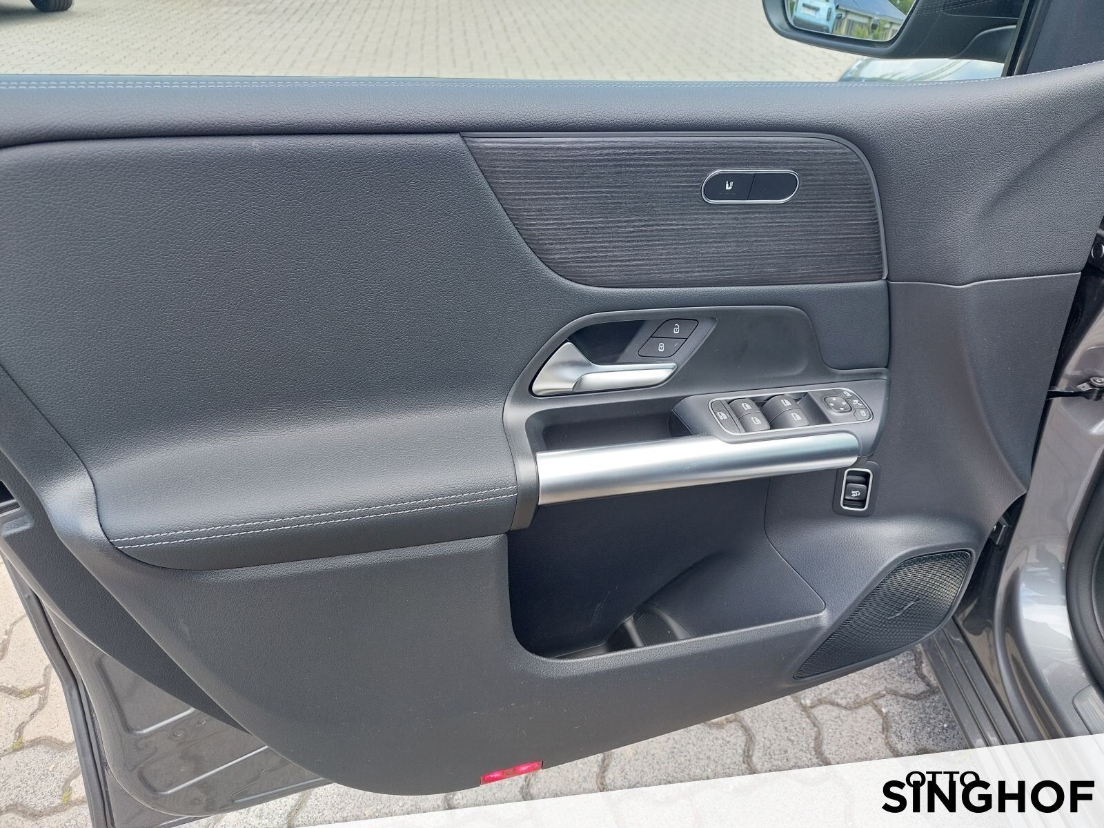 Fahrzeugabbildung Mercedes-Benz B 200 Progressive +Night+Pano+Distronic+Rü Kam+