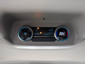 Ford Tourneo Custom Tit. 2.0 L1 NEUES MODELL