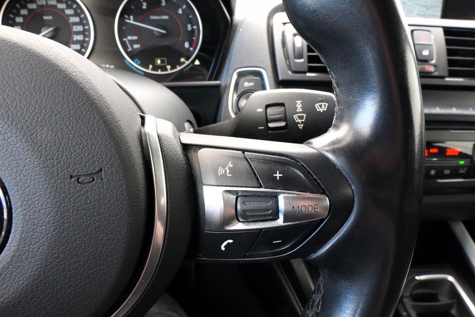 Fahrzeugabbildung BMW 120d M-Paket *Harman/Kardon*Shz*Bi-Xenon*
