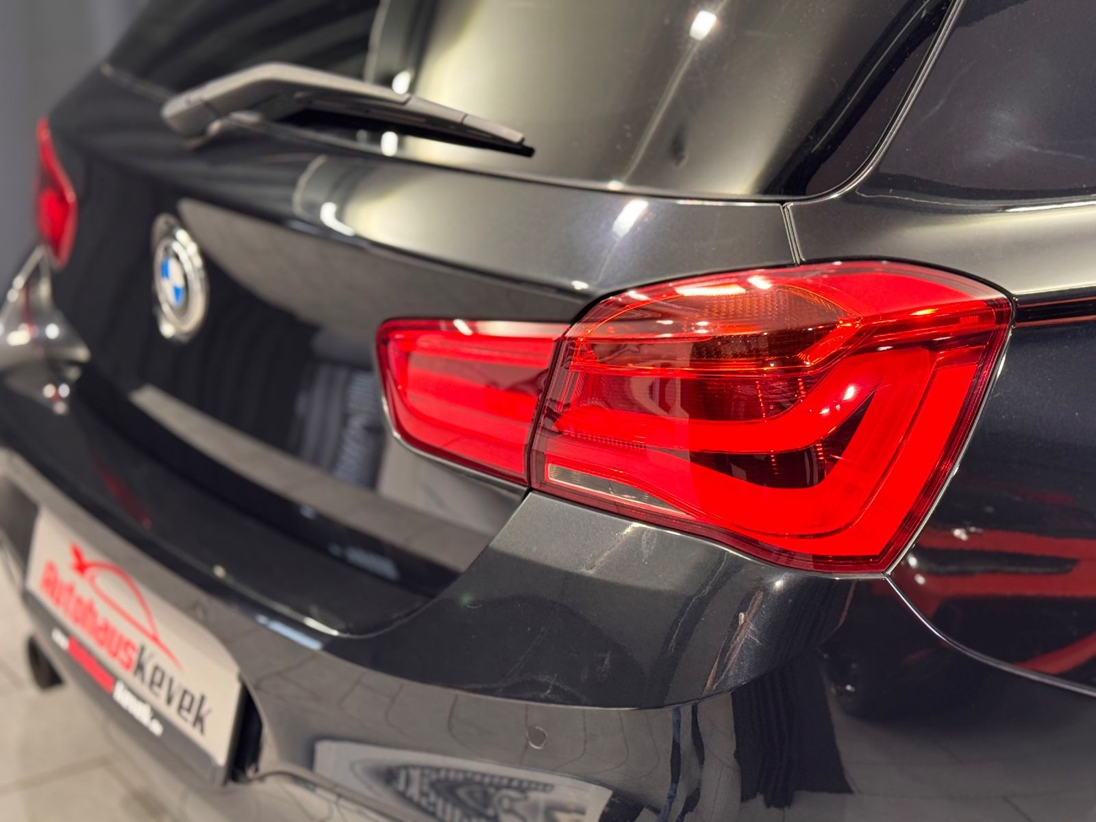 Fahrzeugabbildung BMW M135i xDrive|H&K|LED|KAMERA|VOLL|DEUTSCHES FZG