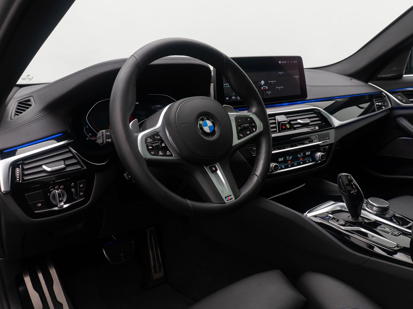 Fahrzeugabbildung BMW 540i xD M Sport DAB Panorama HUD H/K DispKey 20"