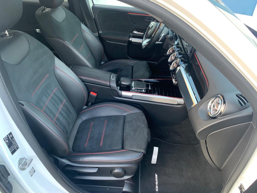 Mercedes-Benz GLB 220