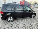 Volkswagen Touran 2.0 TDI SCR DSG Highline R line  - VW Touran Gebrauchtwagen in Dresden