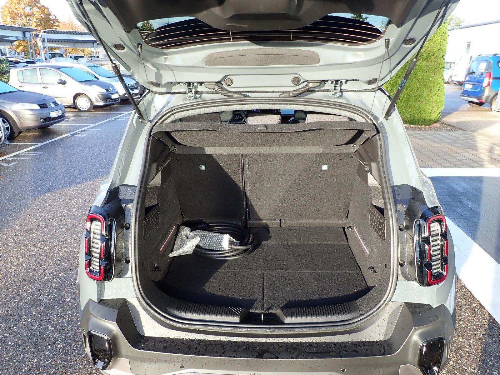 Fahrzeugabbildung Renault R 4 E-Tech elektrisch Techno 150 Comfort Range