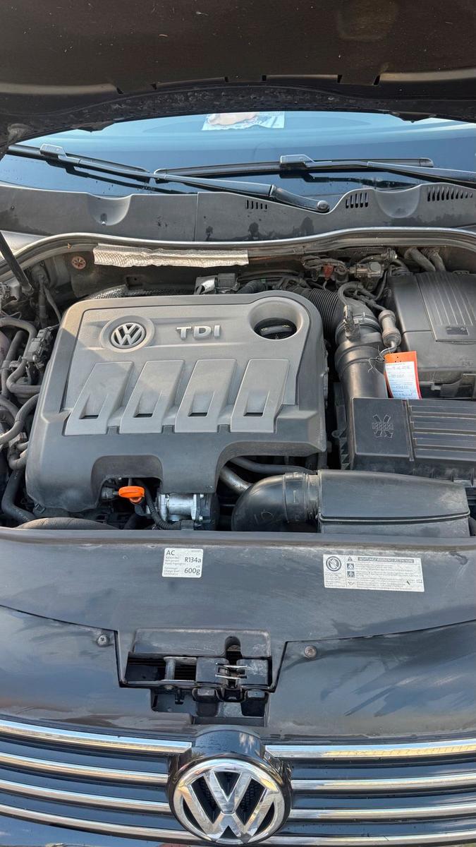Volkswagen Passat 2011 — photo 10