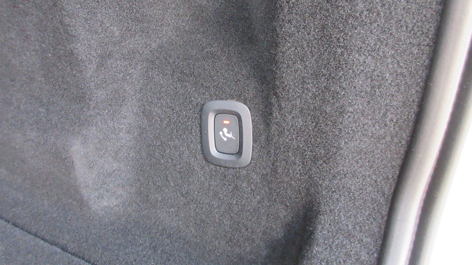 Fahrzeugabbildung Volvo XC 60 B4 Plus Bright 2WD