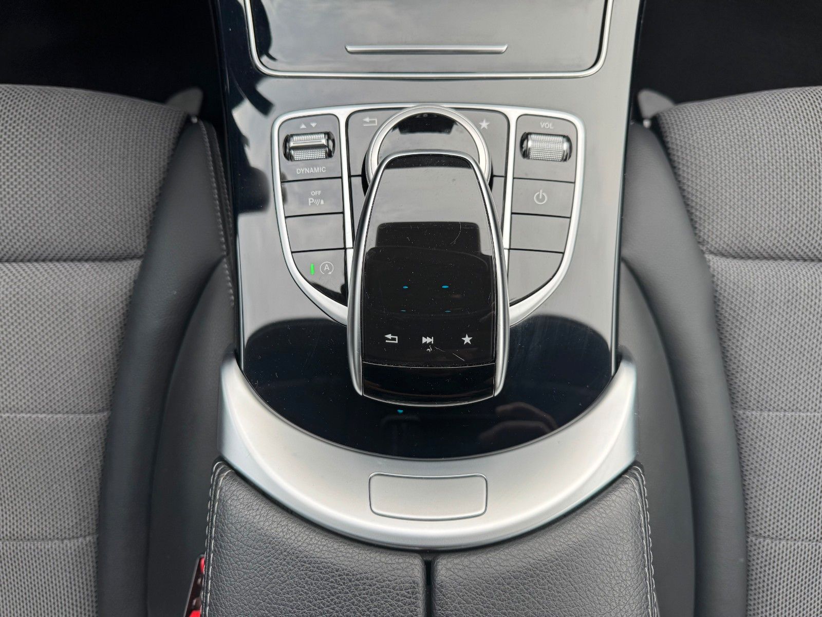 Fahrzeugabbildung Mercedes-Benz C 300 T Avantgarde+Ambiente+LED+IHC+SpiegelP