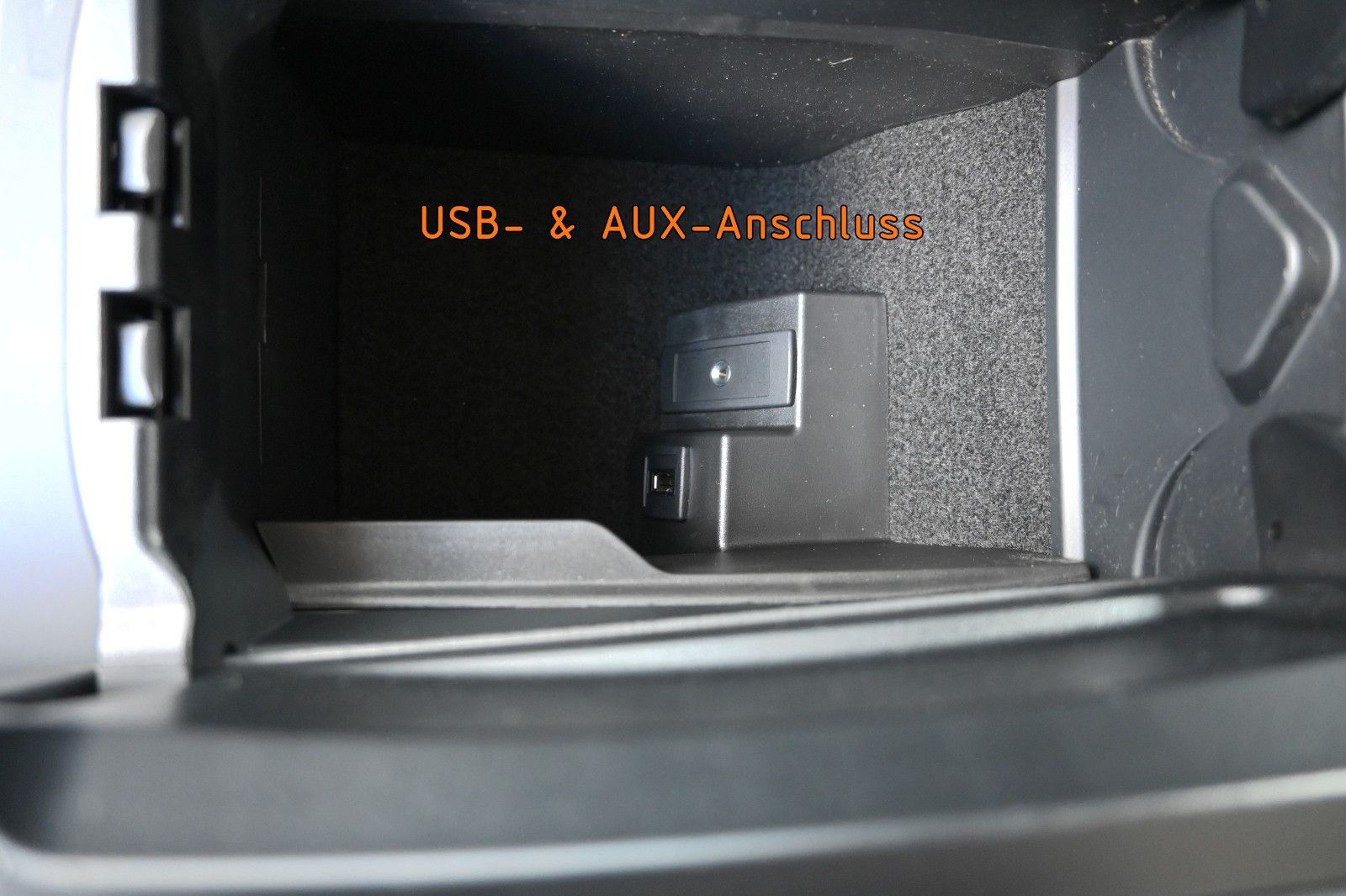 Fahrzeugabbildung Mercedes-Benz C 250 T BlueEFF. AVANTGARDE Facelift °AHK°COMAND
