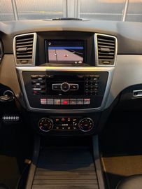Mercedes ML 350 - 8