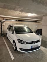 Volkswagen VW Touran 1.6 Automatik 7 Sitzer - Volkswagen Touran mit Benzin-Antrieb: Kleinbus, 1.6