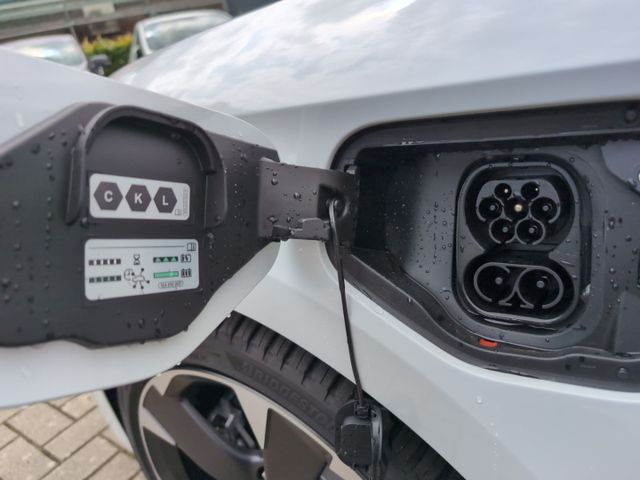 Leon ST / UPE: 50.650,- € / 1.5 e-HYBRID EDGE AH