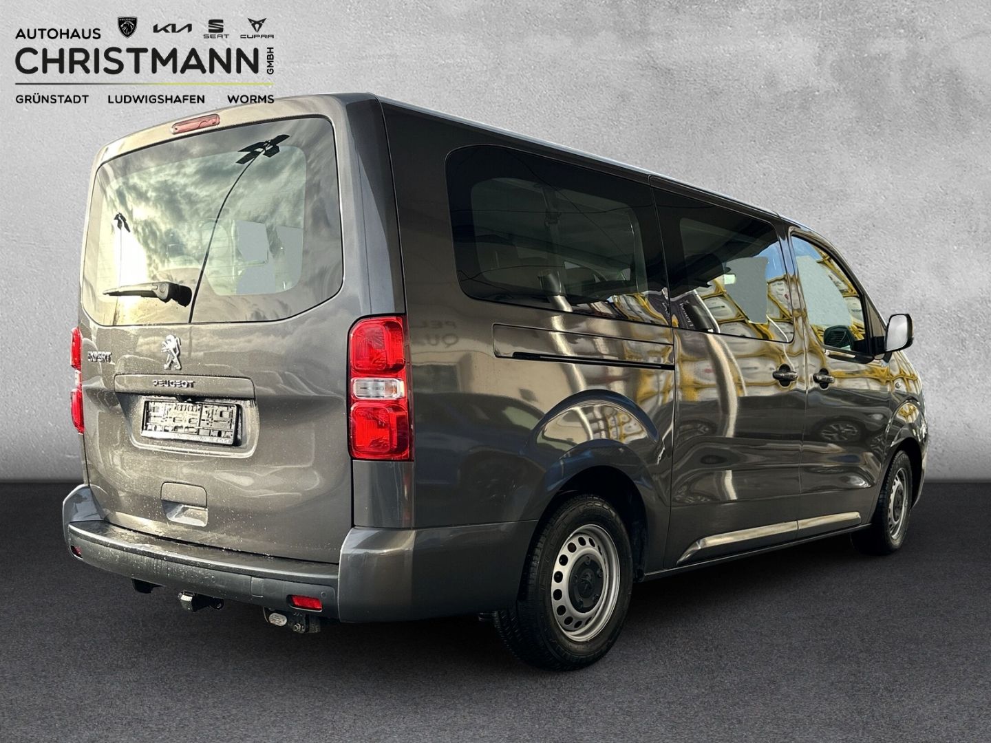 Fahrzeugabbildung Peugeot Expert Kombi L3 2.0 BlueHDi 145 PS 8-Sitzer *NAV