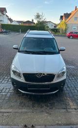 Skoda Roomster Scout 1.2TSI AHK Hagelschaden - Skoda Roomster Scout mit Benzin-Antrieb