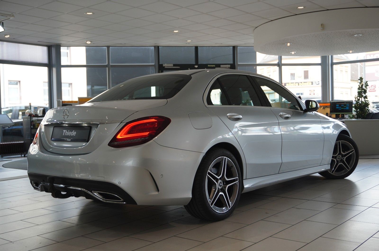 Fahrzeugabbildung Mercedes-Benz C 220D LIM. AMG LINE NAVI/LED/KAMERA/SPORT/AHK