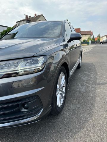 Audi Q7 3.0 TDI quattro tiptronic -