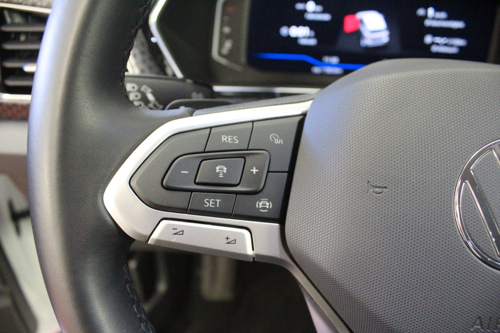 Fahrzeugabbildung Volkswagen T-Cross 1.0 TSI DSG *Sitzhzg*Kamera*AHK