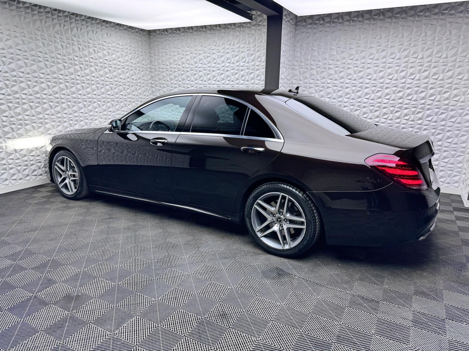 Fahrzeugabbildung Mercedes-Benz d AMG*4MATIC*LUFT*BURMESTER*STANDHEIZ*MASSAGE