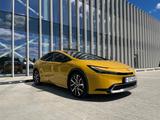 Toyota Prius 2.0-l-VVT-i Plug-in Hybrid - - Toyota Prius: V