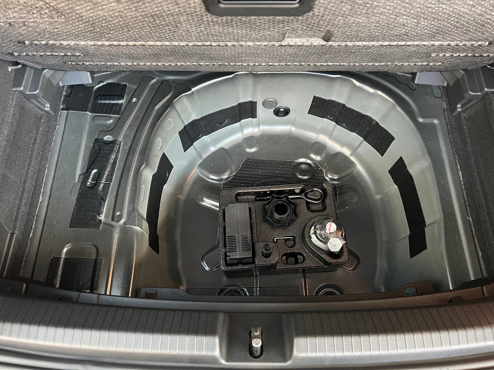 Fahrzeugabbildung Volkswagen Polo Style 1,0 TSI + IQ.Drive +Navigation+Kamera