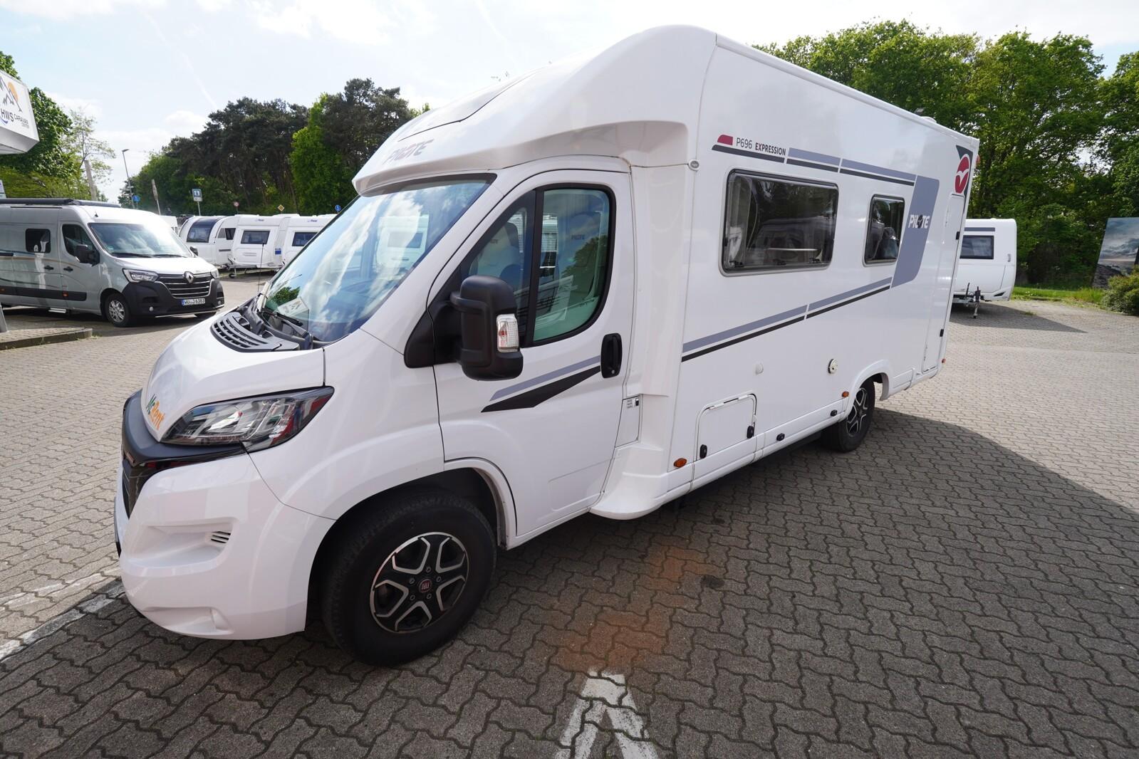 Pilote Sonstige P696D Automatik AHK, Markise