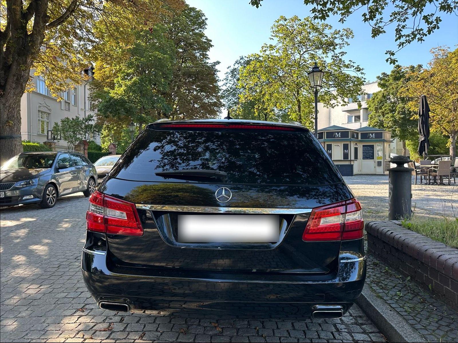 Mercedes-Benz E300 2012 — engine 231 HP (170kW)