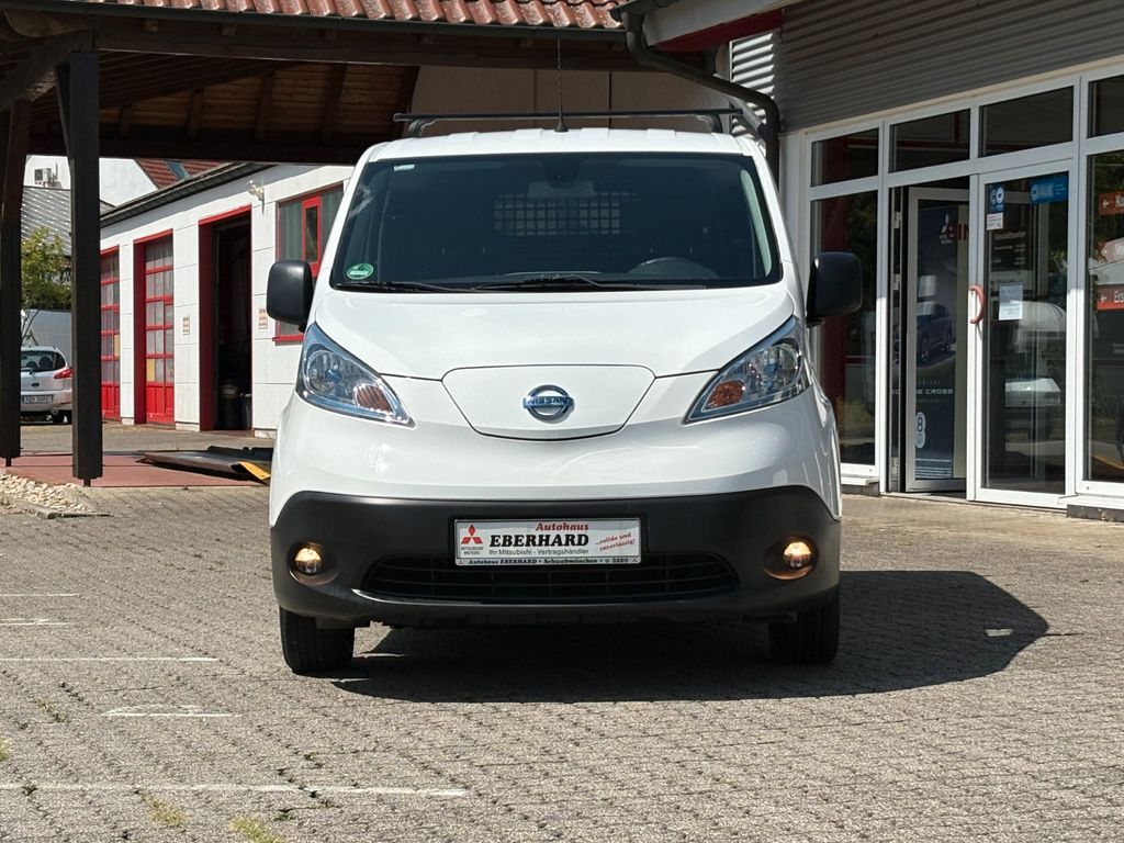 Image of Nissan NV200