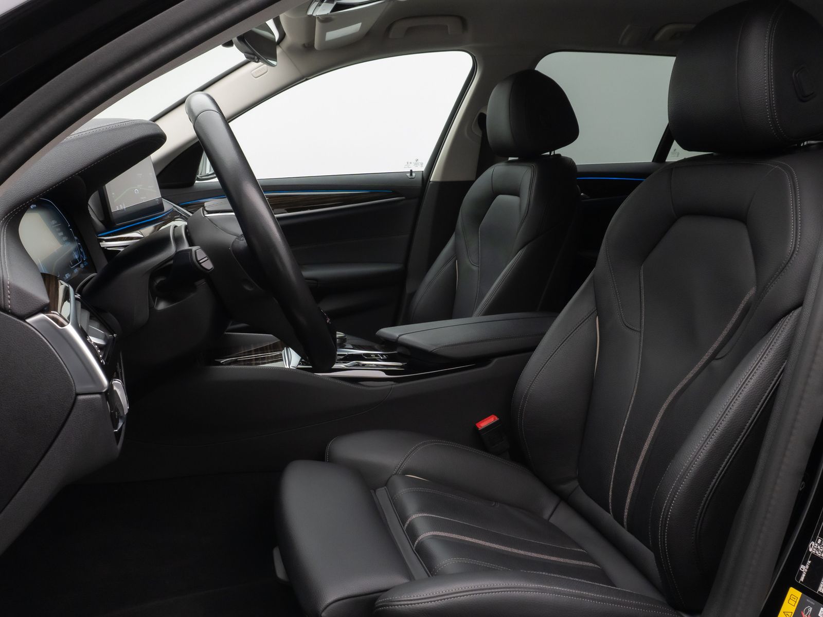 Fahrzeugabbildung BMW 530e xD Luxury Line Kamera HUD DAB HiFi Sport